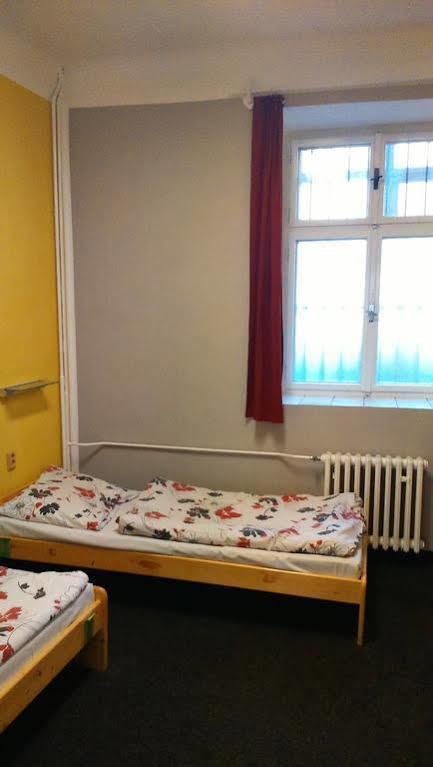 Hostel Advantage *