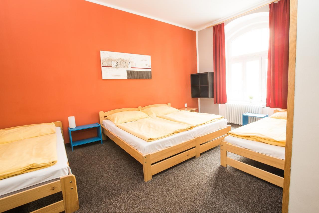 Hostel Advantage
